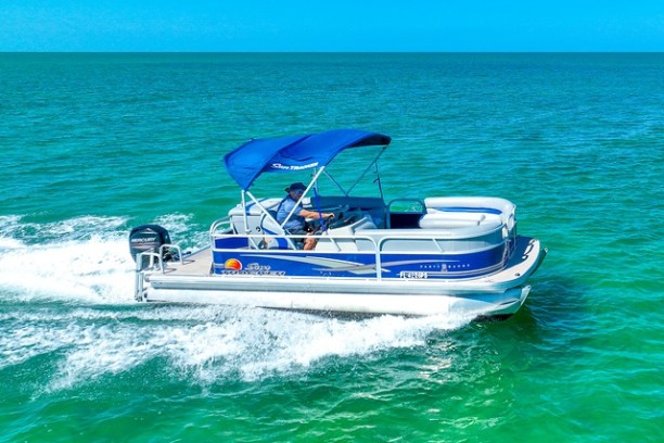 a small boat in a body of water